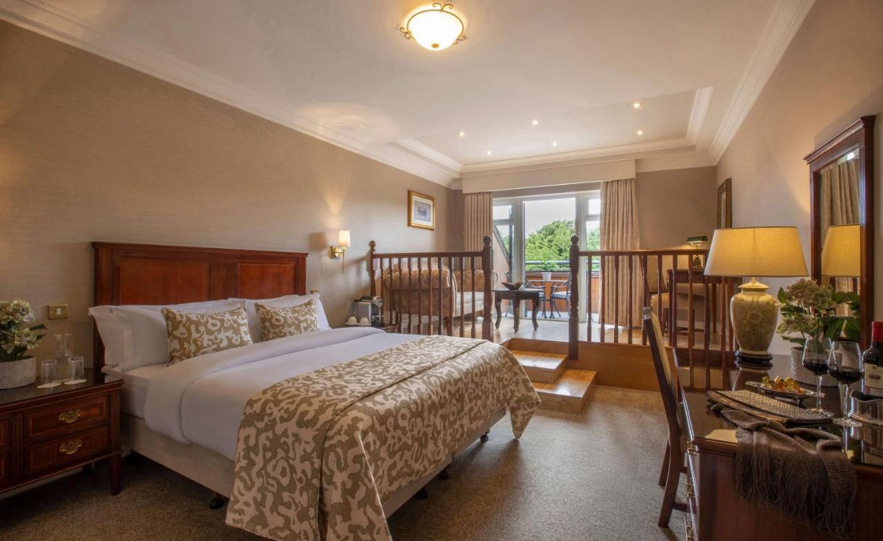 Court Yard Hotel Лейкслип Екстериор снимка