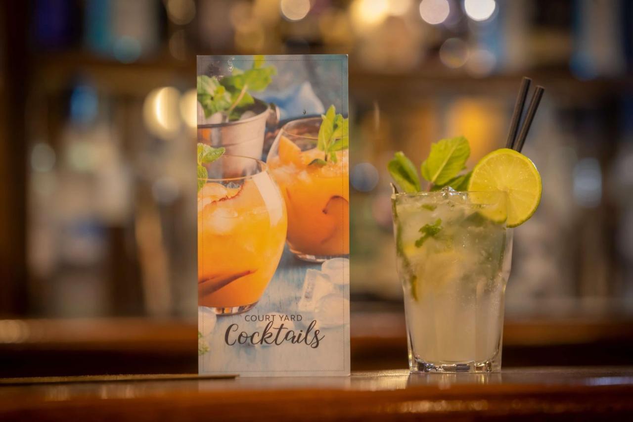 Court Yard Hotel Лейкслип Екстериор снимка