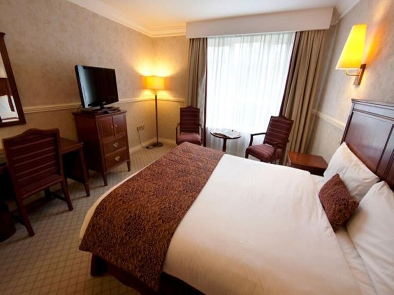 Court Yard Hotel Лейкслип Екстериор снимка