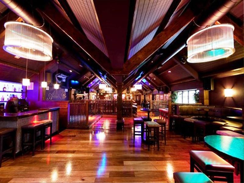 Court Yard Hotel Лейкслип Екстериор снимка